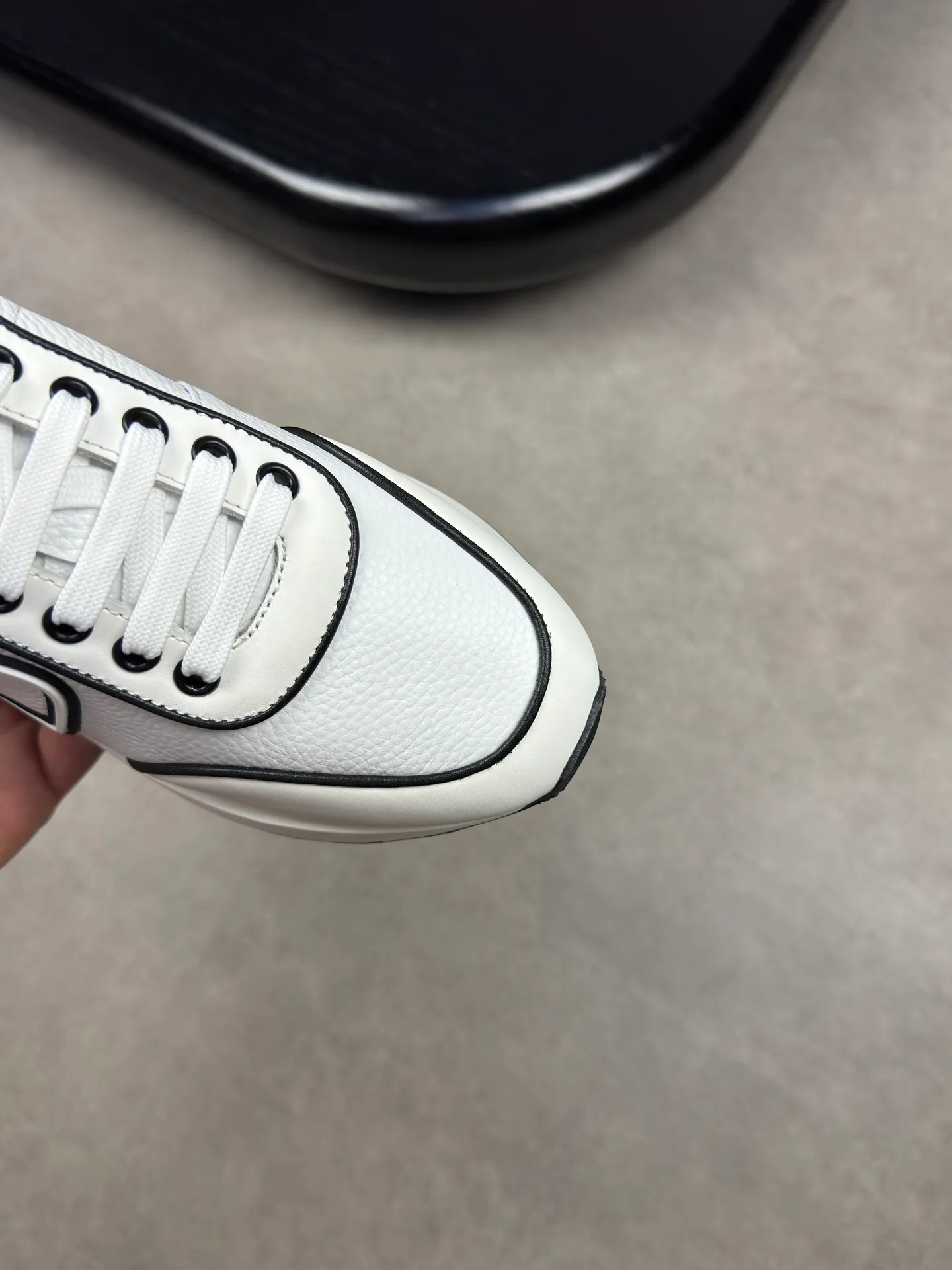 [VALENTINO] Valentino men's shoes 💰500💰 - High-end quality original order - Upper: 🔝 Nappa calf leather, tumbled calf leather, sewn brand plastic totem - Lining: brand mesh canvas, foot pad; water-dyed cow leather - Outsole: multi-color wear-resistant velvet·rubber; combined molded outsole -Super high quality control·Fine workmanship: highlighted (high-end·luxury·grade) -Size :38-44 (45 can be customized)·3300
